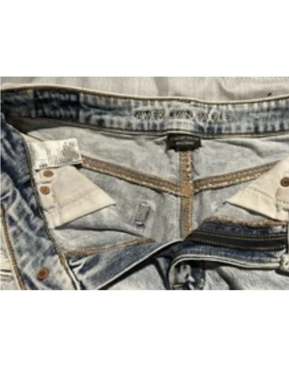 American Eagle Comfort Stretch WaistbaDistressed Light Blue Denim Women's Shorts - Picture 2 of 3